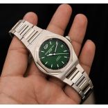 Pre-Owned Girard-Perregaux Laureato Price