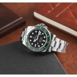 Rolex Submariner Features