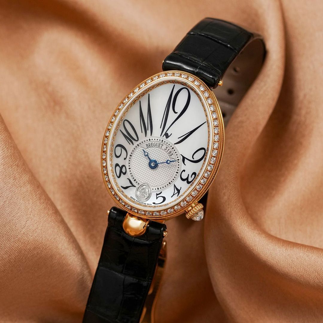 Reine de Naples dial close up