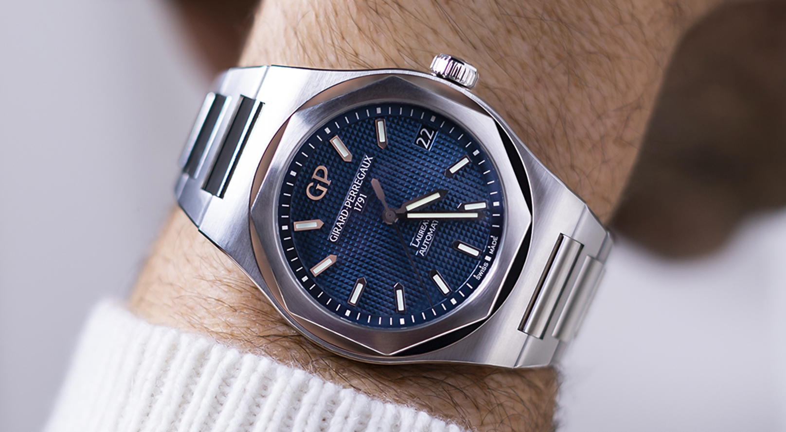 The Tale Of An Icon - Girard-Perregaux Laureato