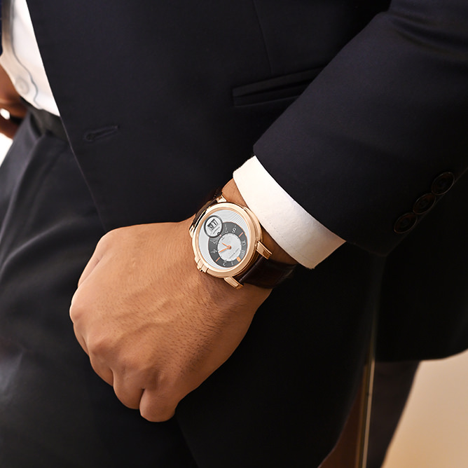 Pre-Owned Harry Winston Midnight Big Date