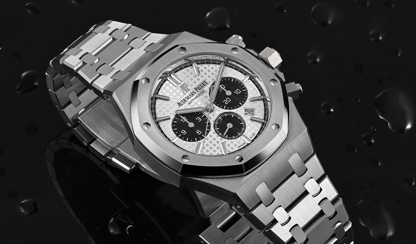 Octagonal Shape Royal Oak watch - Spot A Fake