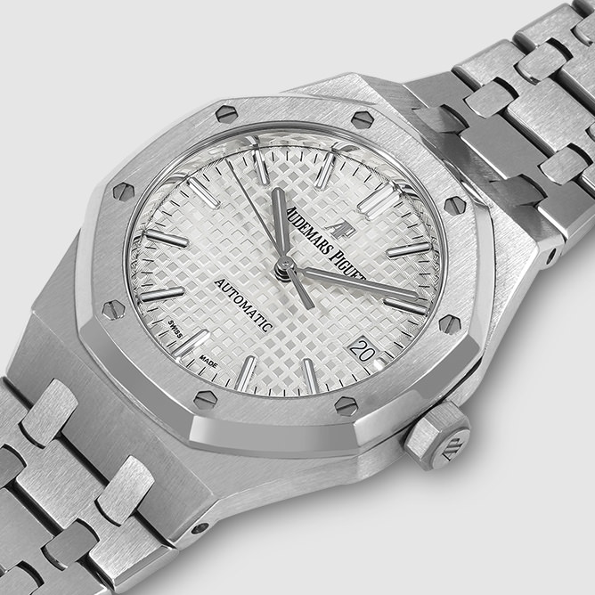 Spot A Fake Audemars Piguet Royal Oak Watch