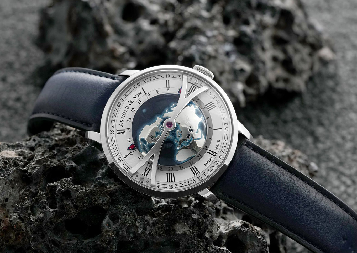 expensive watches of second movement - Arnold & Son Globetrotter