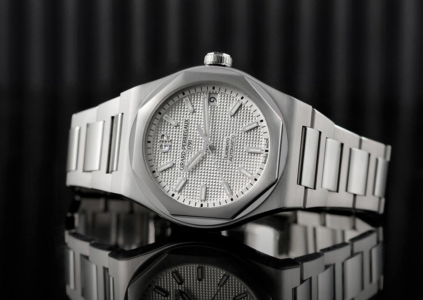 Integrated luxury sports watches