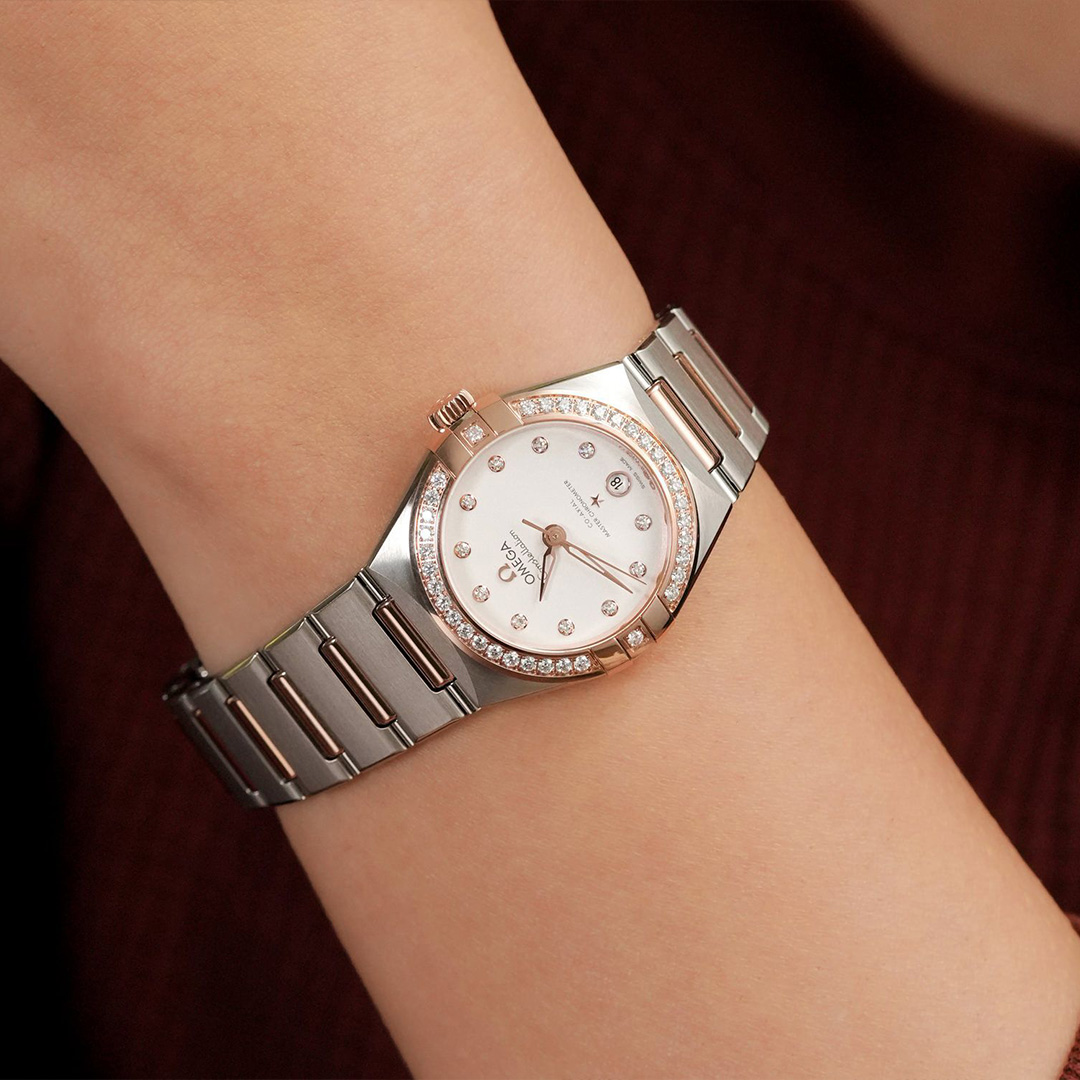 mother's day giftOmega Constellation redefines modern luxury in a delicately sculpted 29mm silhouette.